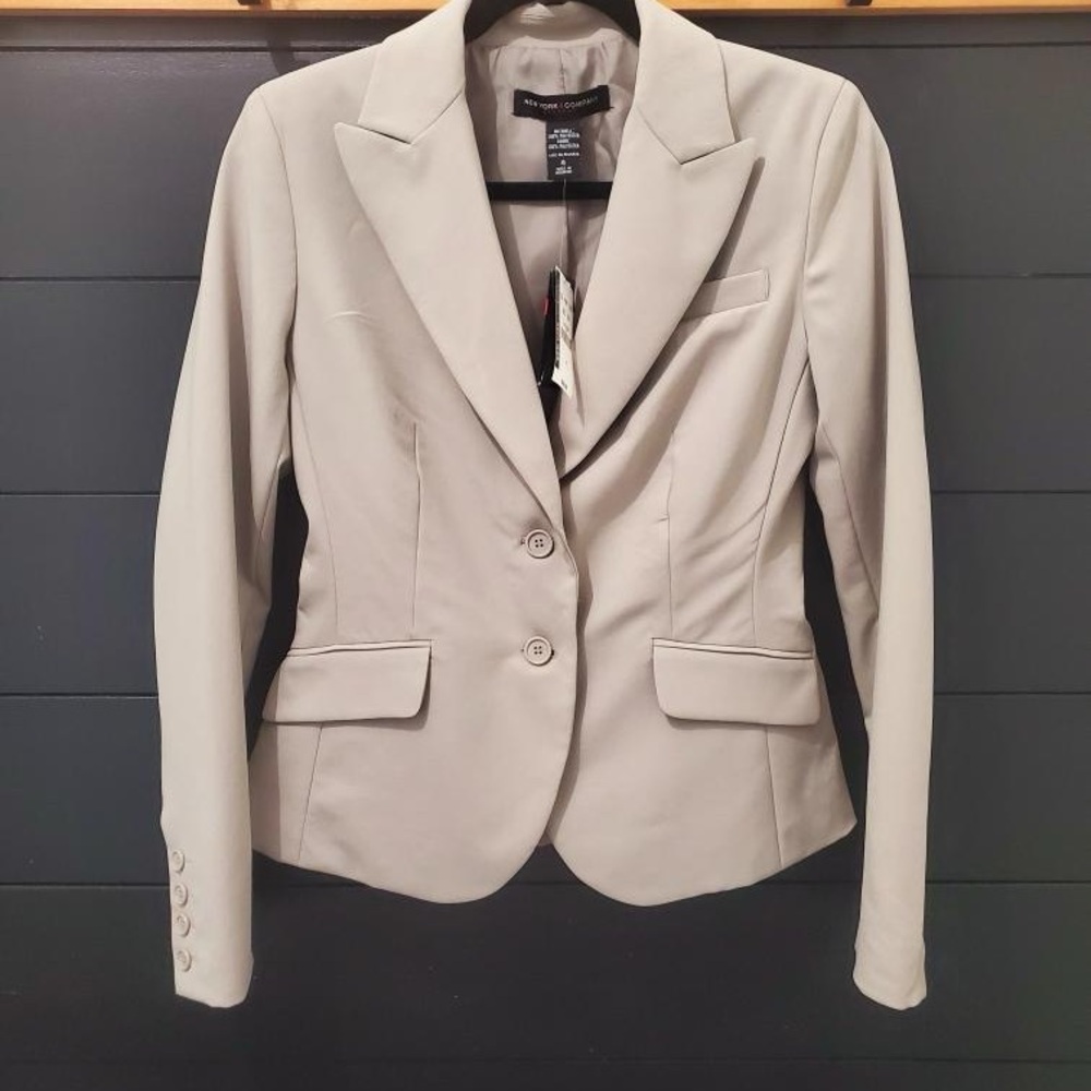 New York & Company Blazer Size 4 - Classic & Chic